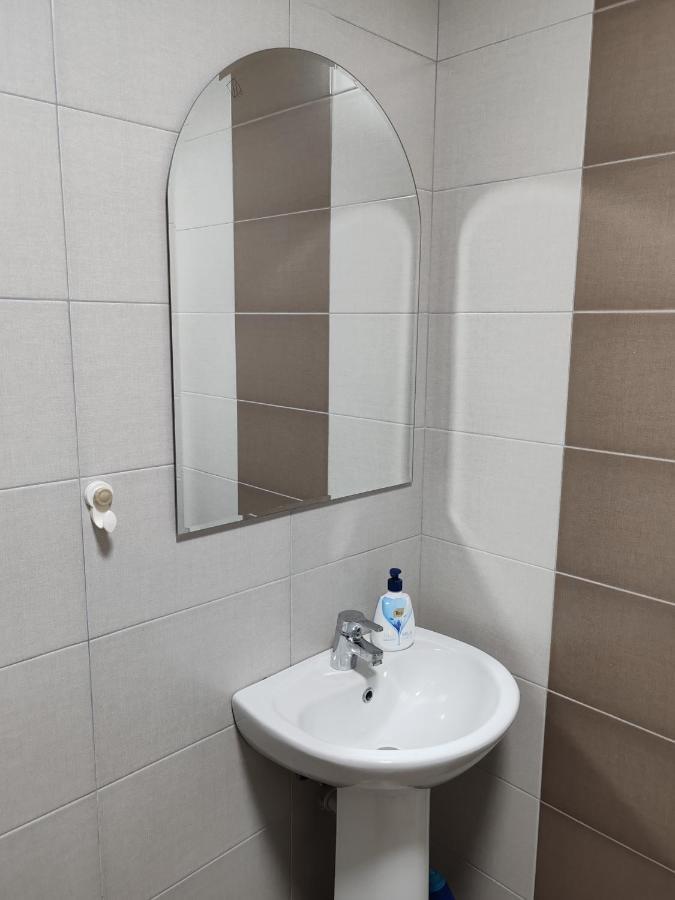 Central Modern Flat M&M Apartments Skopje Bagian luar foto