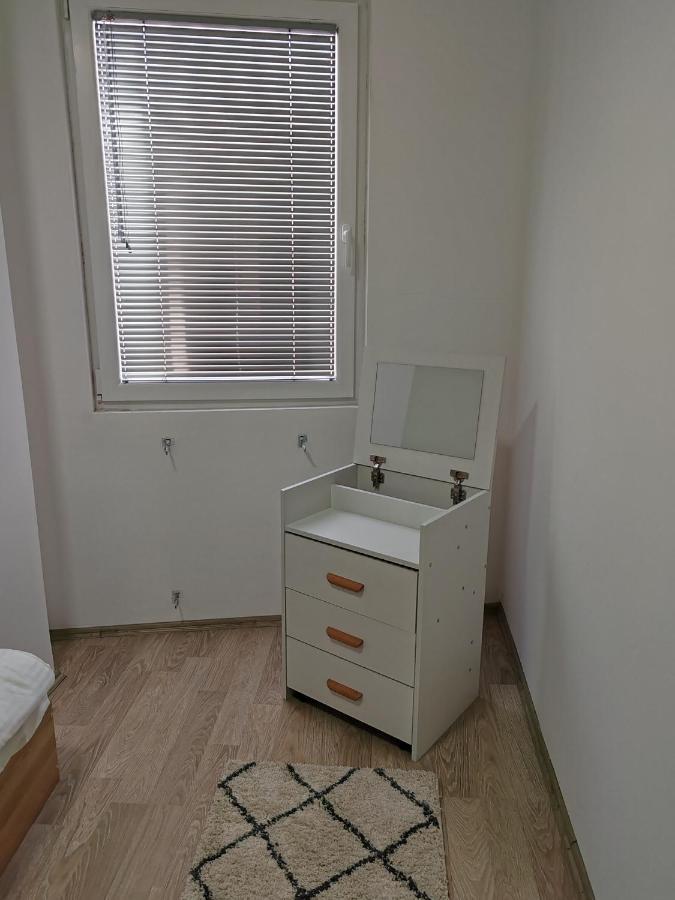 Central Modern Flat M&M Apartments Skopje Bagian luar foto